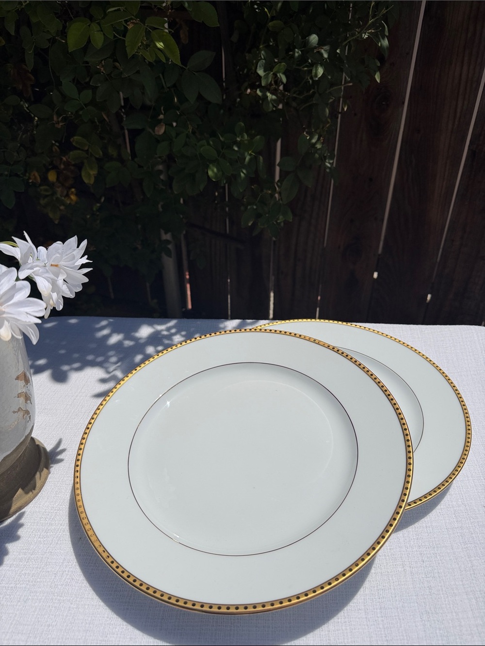 Tiffany & Co. / Limoges White Gold
Band Porcelain Dinner Plate with
Gold Trim(2)